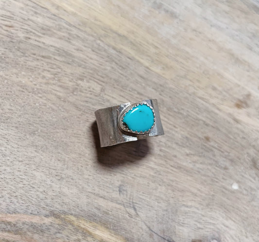 Turquoise Ring Wide Hammered Band